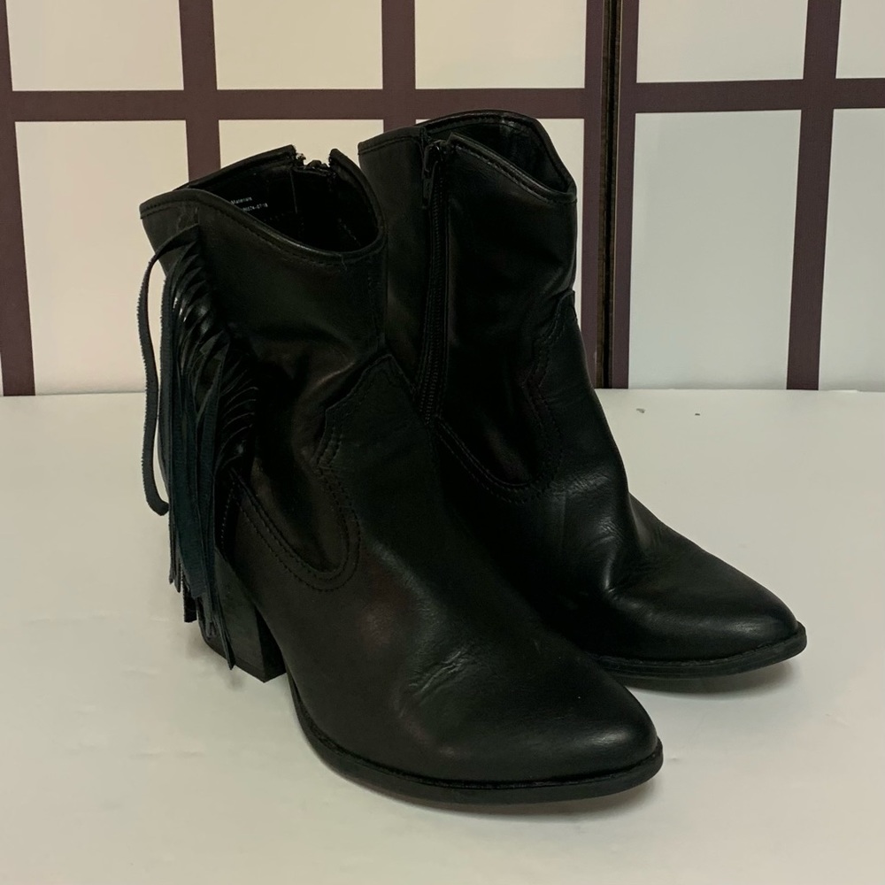 black fringe ankle boots • size 7